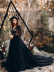 A-Line Designed Black Wedding Dresses Long Sleeves Tulle Lace Bridal Gown