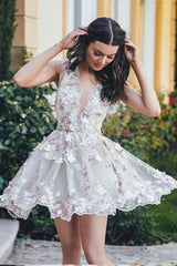 A Line V-neck Lace Sleeveless Homecoming Mini Dress Short Prom Gown
