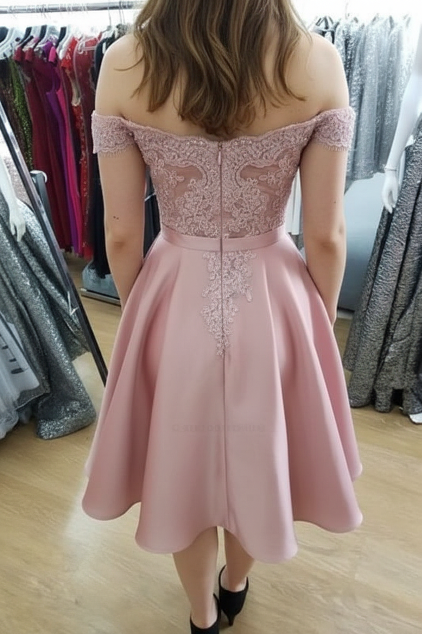 A Line Off the Shoulder Knee Length Homecoming Dresses with Appliques