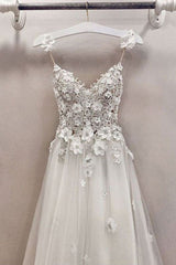 A Line Spaghetti Straps V Neck Tulle Prom Dress Long with Flowers