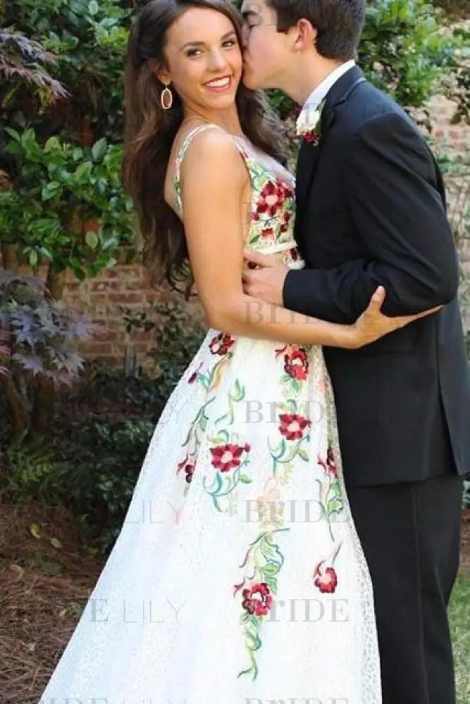 A Line V Neck Ivory Lace Prom Dress Flowers Evening Dresses with Appliques