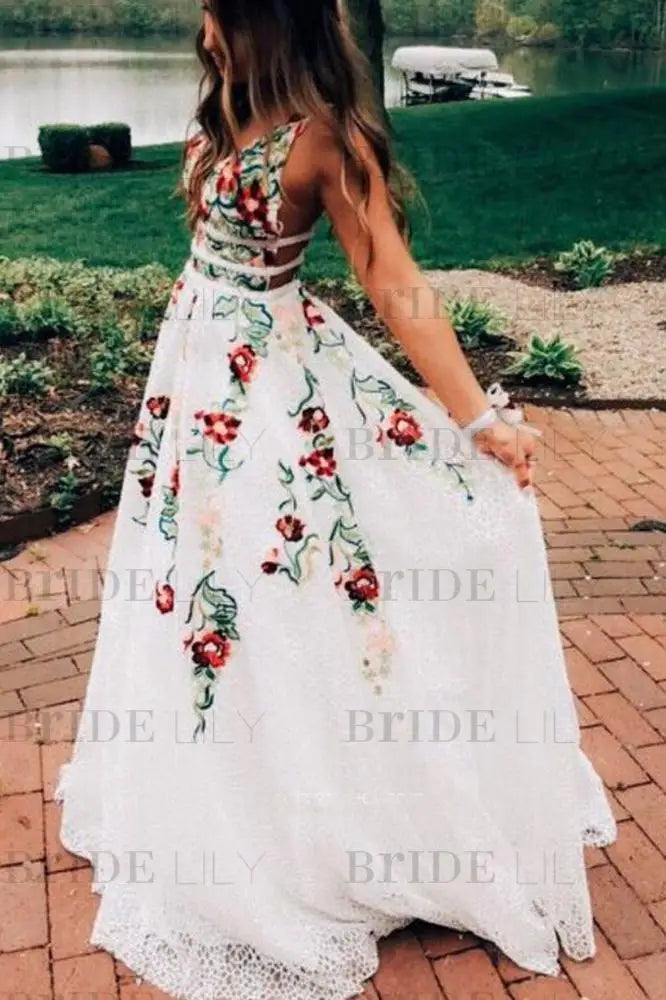 A Line V Neck Ivory Lace Prom Dress Flowers Evening Dresses with Appliques