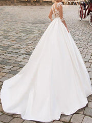 A Line V Neck Wedding Dresses Half Sleeve Floor Length Lace Appliqued Satin Vintage Bridal Gown With Train