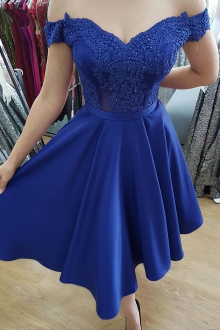 A Line Off the Shoulder Knee Length Homecoming Dresses with Appliques