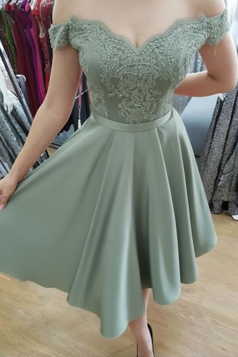 A Line Off the Shoulder Knee Length Homecoming Dresses with Appliques